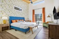 Luxe Mtn Cabin - Sleeps 9 - Sauna - Hot Tub - Games - 3-Star