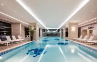 Charisma de Luxe Hotel - parking