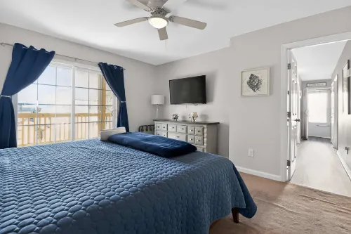Coastal 4BR Retreat Hot tub Water Views Deck Pet-friendly - 3 étoiles