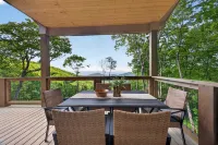 Epic Mountain Views Deck Firepit Amenities - 3-Star