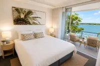 Silvershore Apartments on the Broadwater - 4-Star