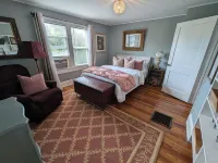 Charming 3-Bedroom Farmhouse in Scenic Pembroke, VA - Sleeps 8 - Homestays
