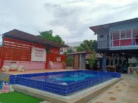 Baan Gon Chompu - Pools