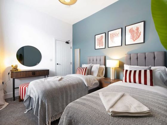 High-spec Hartlepool 3BR Apartment Sleeps 5 by Stay With Us