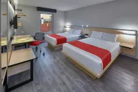 City Express by Marriott Ciudad de México la Raza - parking