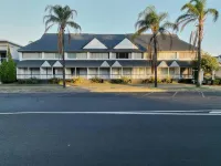 Dalby Manor Motor Inn - parking