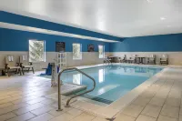 Hampton Inn Greenfield - Pools