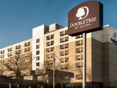 DoubleTree by Hilton St. Paul East