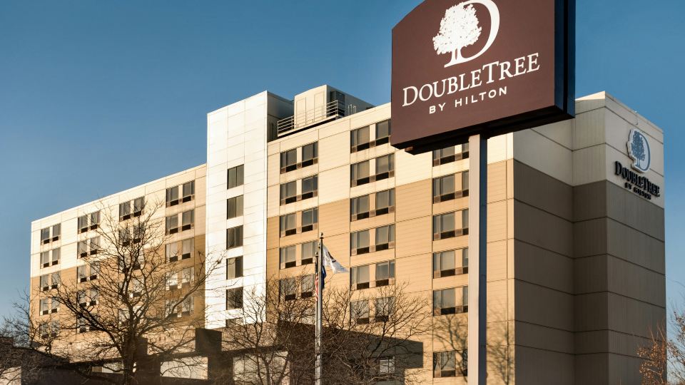 DoubleTree by Hilton St. Paul East