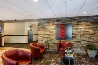 Red Roof Inn Hendersonville - Parking