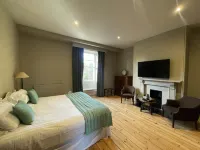 Holbrook Manor & Spa - Pools
