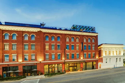 Trilogy Hotel Montgomery, Autograph Collection - Parkering