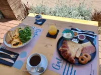 Pathos SeaSide Suites - Haustierfreundliche