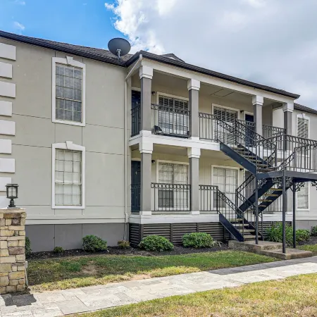 Clear Lake Area Condo: Pool & Fitness Center
