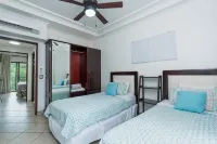 The Oaks Tamarindo Pool Front Condominiums Fast Wifi - palestra