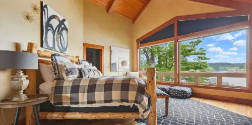 Hot Springs Lakeside Bar, Fire Pit, 3 King Beds, 3.5 Baths, Bunk Room - 5-Star