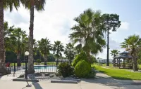 Winnie Inn Suites & RV Park - 2-Star