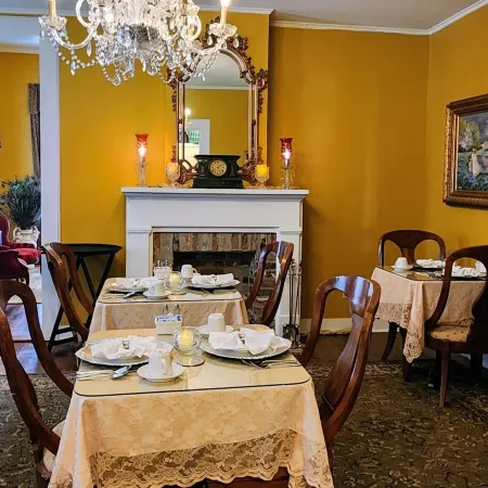 Andrew Morris House Bed and Breakfast