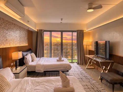 Modern Cozy Sunlit Apt Next to AirportS - 4 Yıldız