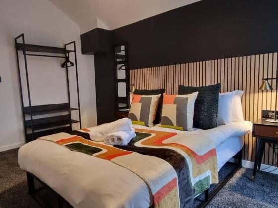 FreeParking Near Trafford Centre by City SuperHost