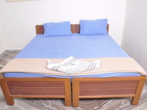 Lakshmi Castle Service Apartment