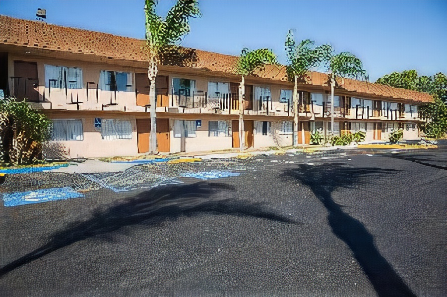 SureStay Hotel by Best Western Buttonwillow