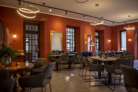 Schlosshotel Braunfels & Himmelreich Отели в г. Лойн