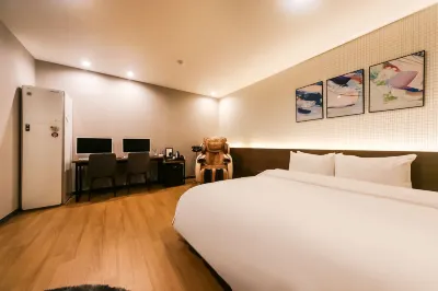 Changwon Myeongseo-Dong No. 25 Hotel Convention Branch فنادق في 