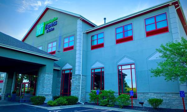 Holiday Inn Express & Suites Olathe North by IHG