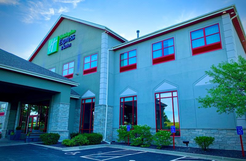 Holiday Inn Express & Suites Olathe North by IHG