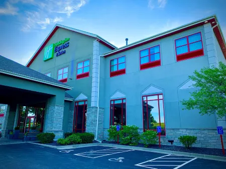 Holiday Inn Express & Suites OLATHE NORTH by IHG