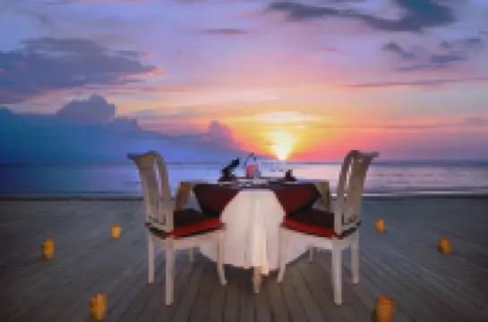 Aston Sunset Beach Resort - Gili Trawangan