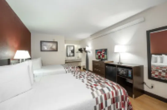 Travelodge by Wyndham Peoria