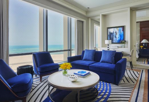 3. 포시즌스 호텔 ..