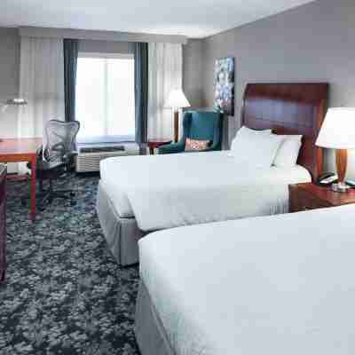 Hilton Garden Inn Naperville/Warrenville Rooms