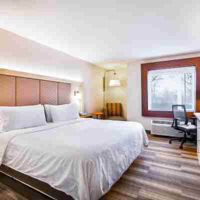 Holiday Inn Express & Suites Langley Rooms