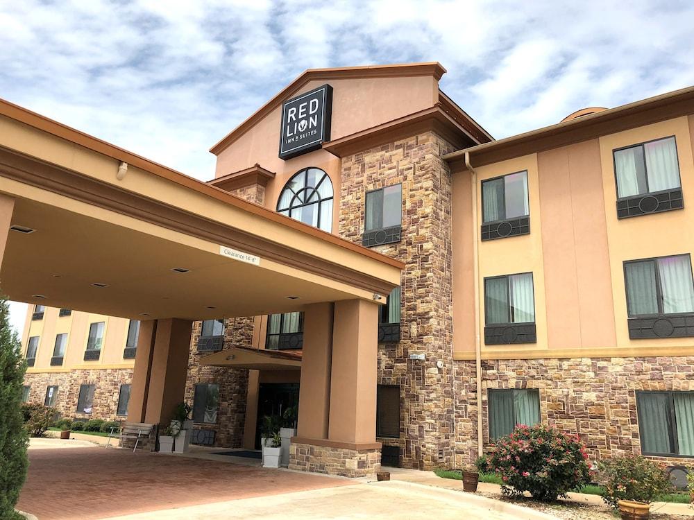 Red Lion Inn & Suites Mineral Wells