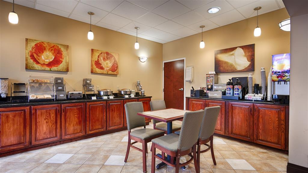 Country Inn & Suites by Radisson, Midway, FL