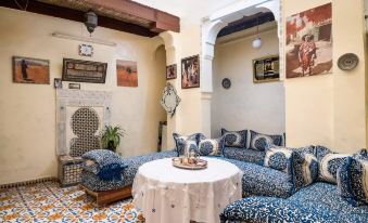 Family Room for 6 Peoples Sunny Riad Inside Medina Fes El Bali