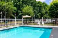 Quality Inn & Suites Decatur - Atlanta East - piscina