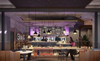 Moxy Amsterdam Schiphol Airport