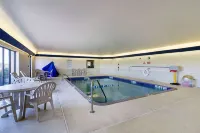 Quality Inn - Pools