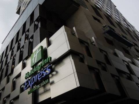 Holiday Inn Express Bangkok Siam An Ihg Hotel Sha Extra Plus Hotel Berbintang 4 Di Bangkok