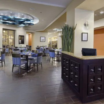 DoubleTree by Hilton Orlando Downtown Отели рядом с достопримечательностью «Парк Лейк Эола»