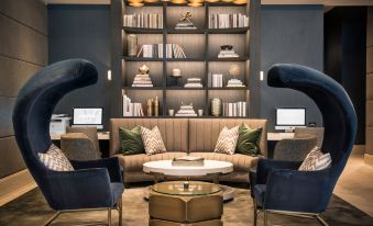 LondonHouse Chicago, Curio Collection by Hilton