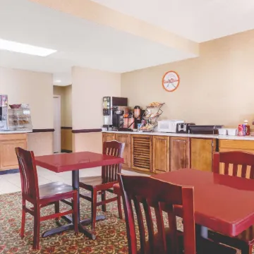 Howard Johnson by Wyndham Perry GA