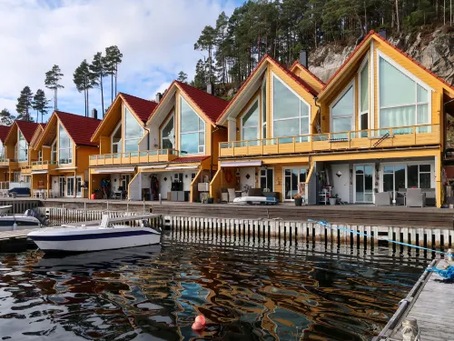 Heningen Hotels in Uggdal
