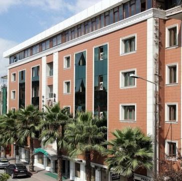 2. 바르투르크 호텔..