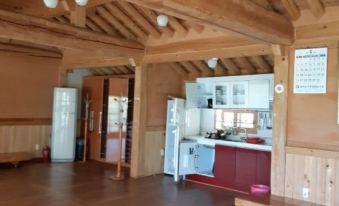 Namhae Pyeonbaekwangto Hanok Pension