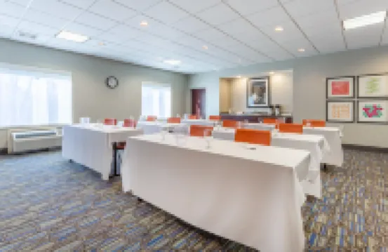 Holiday Inn Express & Suites WHITE HAVEN - POCONOS by IHG